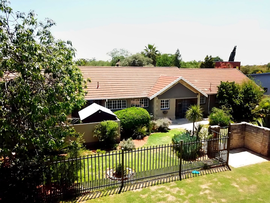 4 Bedroom Property for Sale in Fichardt Park Free State